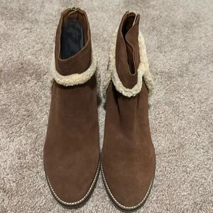Blondo Brown Ankle Boots with Cream Trim